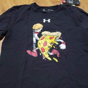 Boys nwt ua shirt yxl loose fit